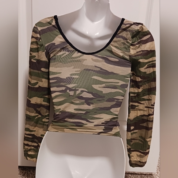 See thru camo crop top - Picture 2 of 2